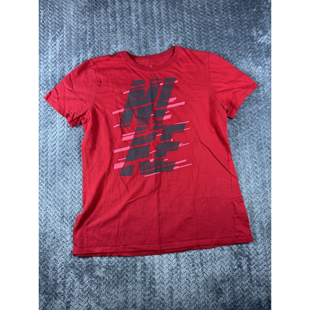Nike T Shirt Womens Large Red Graphic Short Sleeve Crew Neck Casual Athletic Cut